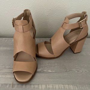 NWT Topshop Camel Chunky Heel